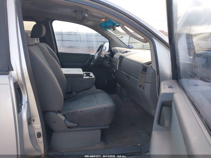 2005 Nissan Titan Se