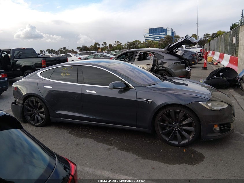 2016 Tesla Model S 60D/70D/75D/85D/90D VIN: 5YJSA1E2XGF127873 Lot: 44841594