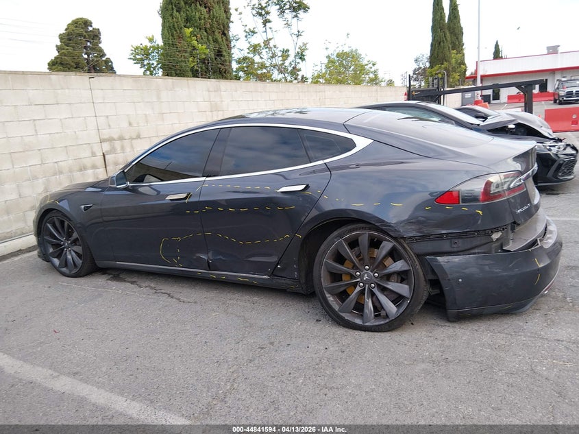 2016 Tesla Model S 60D/70D/75D/85D/90D VIN: 5YJSA1E2XGF127873 Lot: 44841594