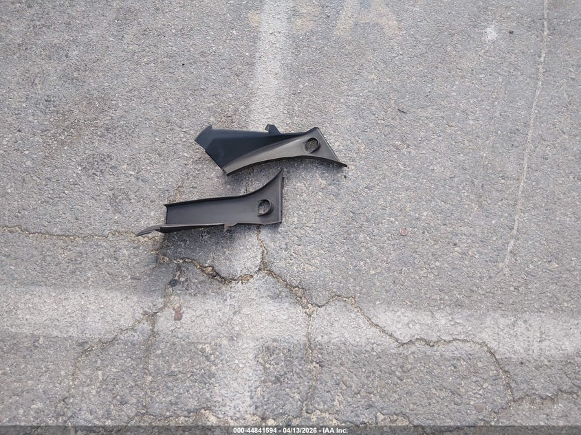 2016 Tesla Model S 60D/70D/75D/85D/90D VIN: 5YJSA1E2XGF127873 Lot: 44841594