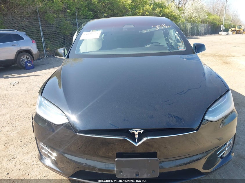 2017 Tesla Model X VIN: 5YJXCDE24HF052946 Lot: 44841771