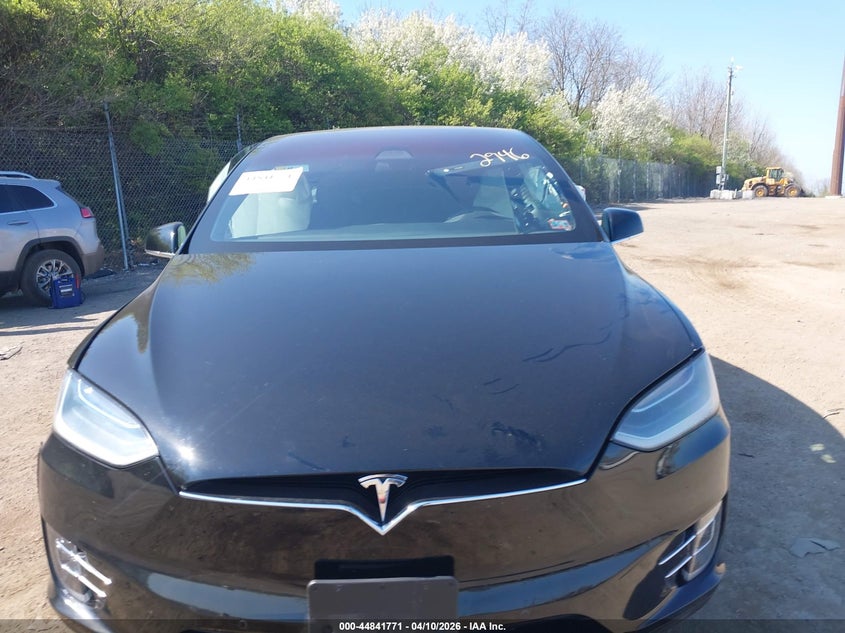 2017 Tesla Model X VIN: 5YJXCDE24HF052946 Lot: 44841771