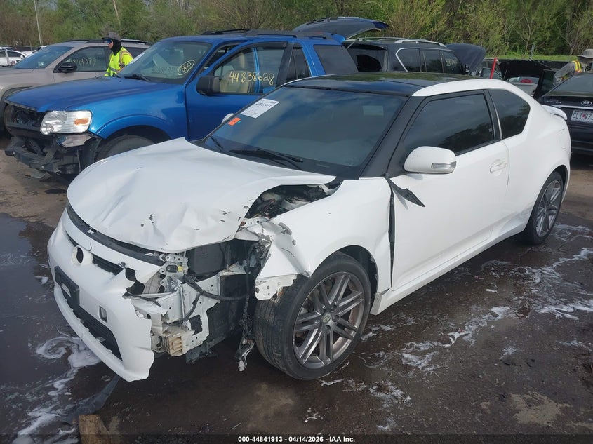 JTKJF5C76D3053923 2013 Scion Tc 2.5 white
