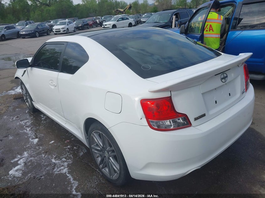 JTKJF5C76D3053923 2013 Scion Tc 2.5 white