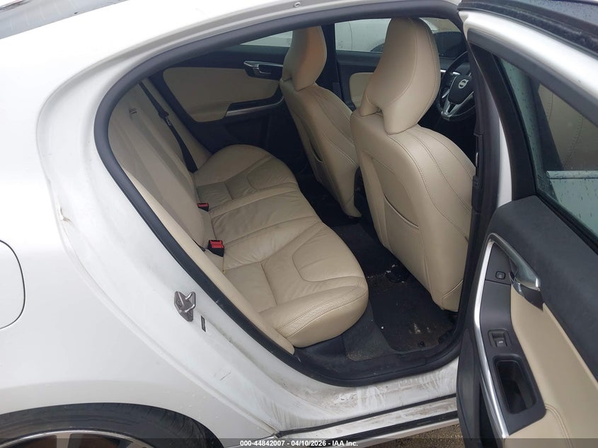 2015 Volvo S60 T5 Platinum VIN: YV126MFM8F1340549 Lot: 44842007