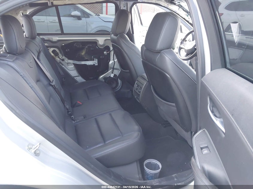 2022 Cadillac Xt4 Awd Premium Luxury VIN: 1GYFZDR48NF131530 Lot: 44842131