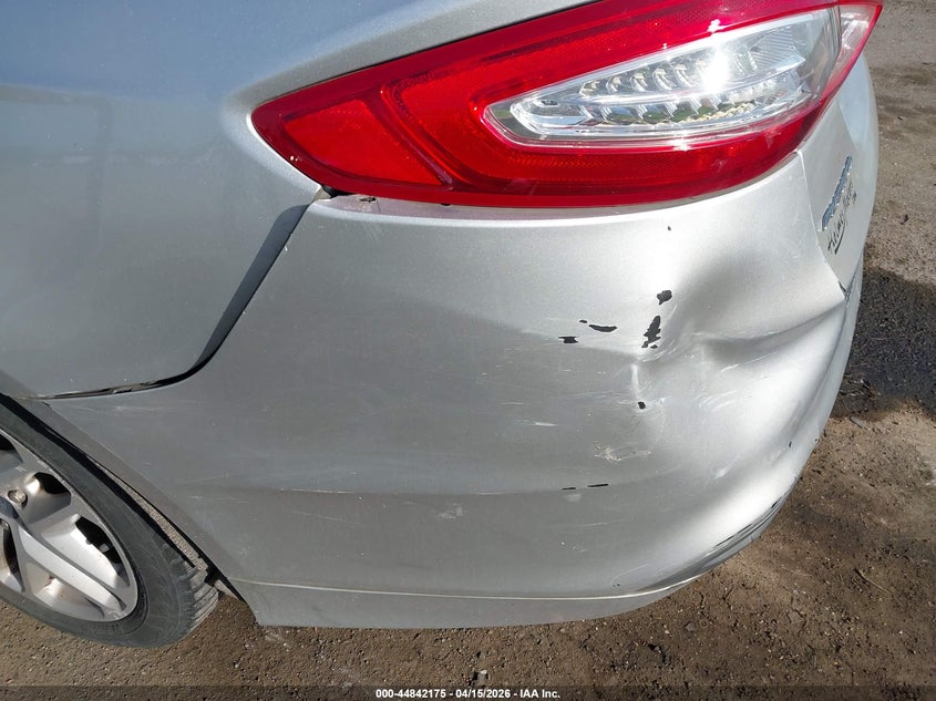 2015 Ford Fusion Se VIN: 3FA6P0H77FR131979 Lot: 44842175