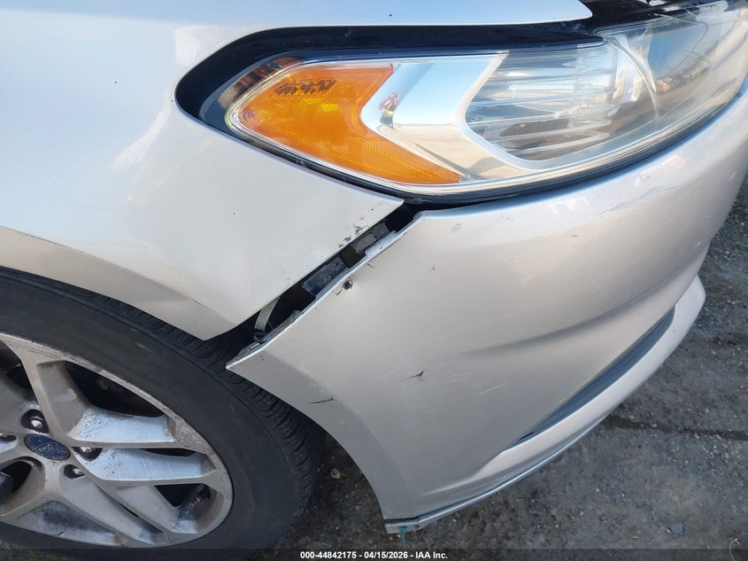 2015 Ford Fusion Se VIN: 3FA6P0H77FR131979 Lot: 44842175