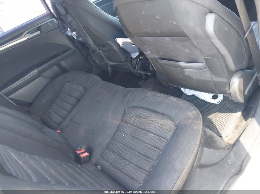 2015 Ford Fusion Se VIN: 3FA6P0H77FR131979 Lot: 44842175