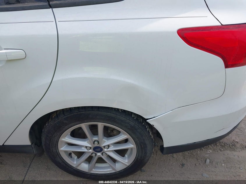 2017 Ford Focus Se VIN: 1FADP3FE8HL237241 Lot: 44842236