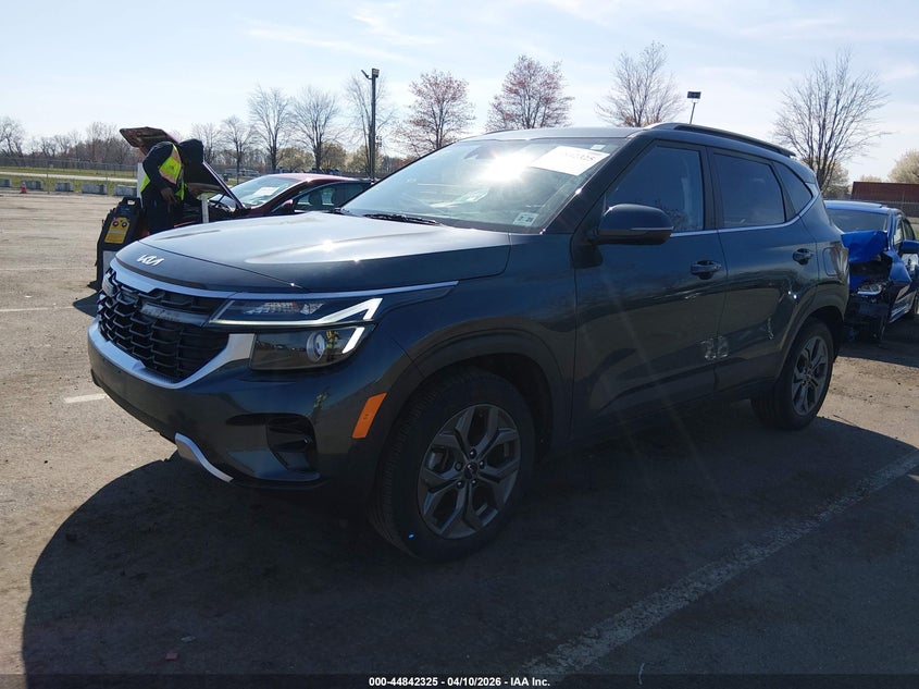 2024 KIA SELTOS auction photo 2