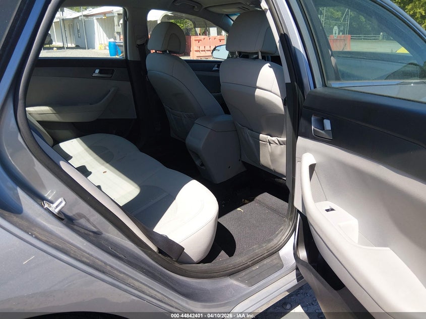 2016 Hyundai Sonata 2.4 Se silver Lot 111044842401 Vin 5NPE24AF2GH388663