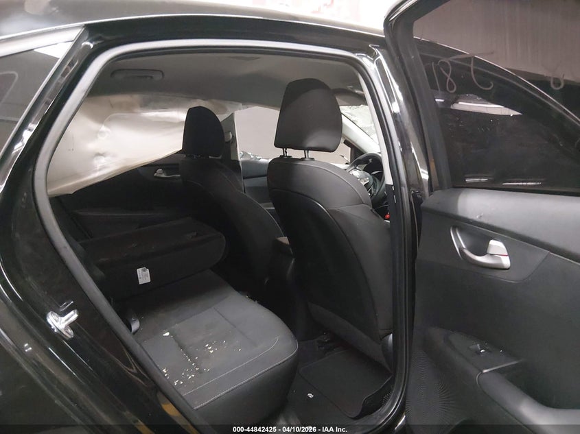 3KPF24ADXLE227608 2020 Kia Forte 2.0 Lxs black