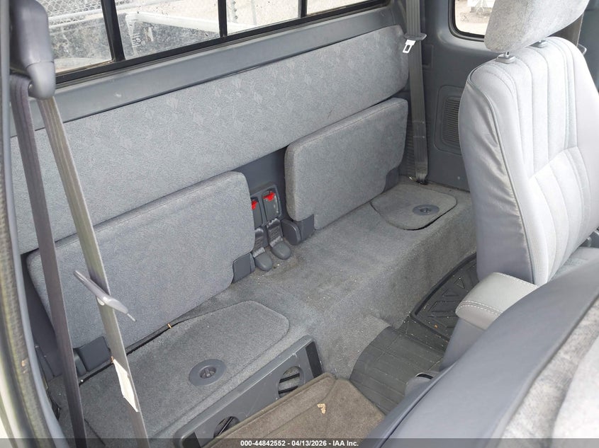 2000 Toyota Tacoma VIN: 4TAWM72N2YZ674718 Lot: 44842552