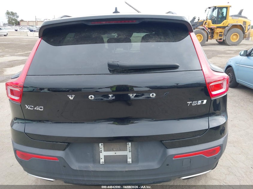 2020 Volvo Xc40 T5 R-Design VIN: YV4162UM9L2171055 Lot: 44842590