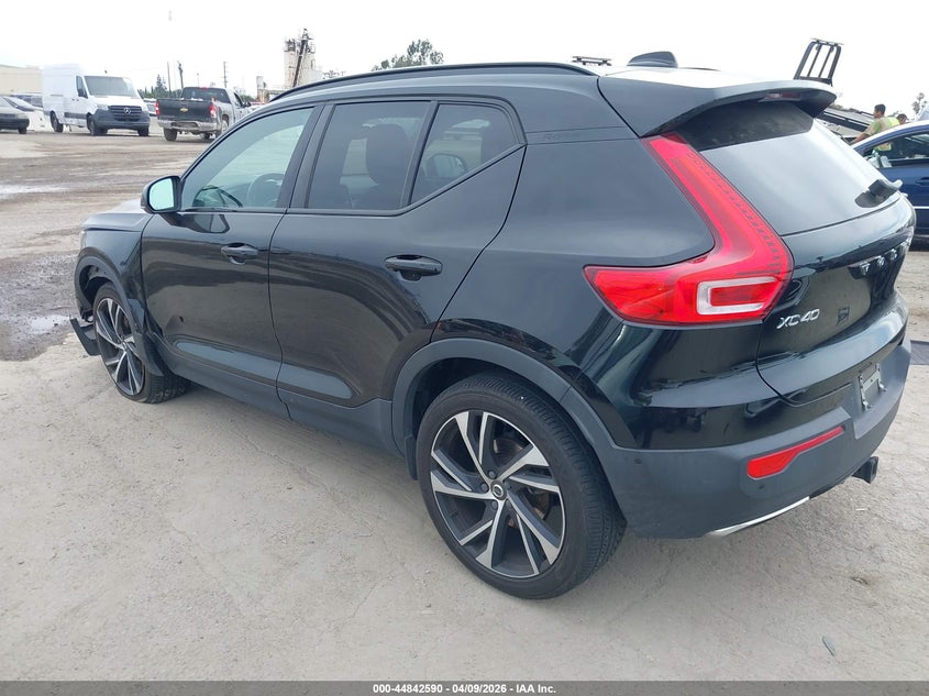 2020 Volvo Xc40 T5 R-Design