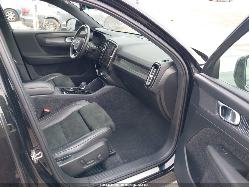 2020 Volvo Xc40 T5 R-Design