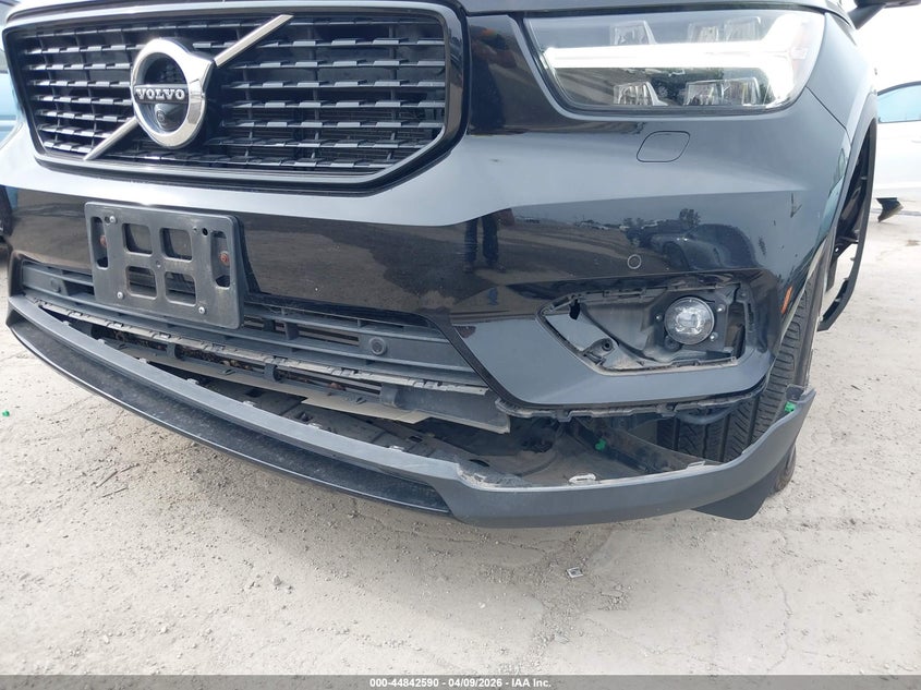 2020 Volvo Xc40 T5 R-Design VIN: YV4162UM9L2171055 Lot: 44842590