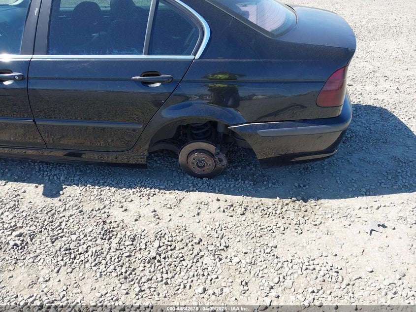 2004 BMW 330Xi VIN: WBAEW53444PN35407 Lot: 44842676