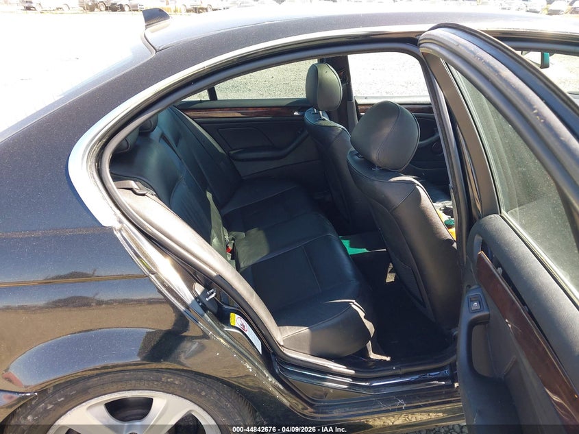 2004 BMW 330Xi VIN: WBAEW53444PN35407 Lot: 44842676