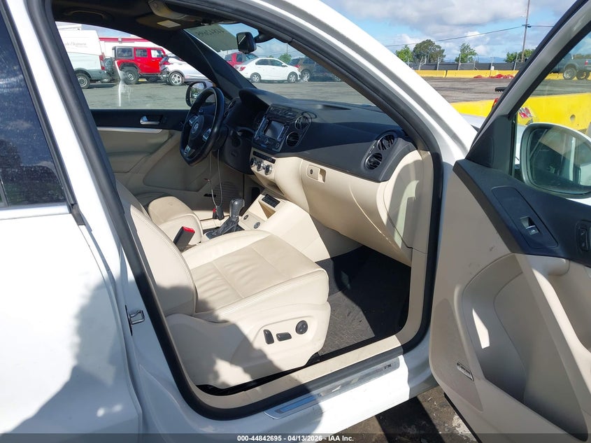 2014 Volkswagen Tiguan R-Line