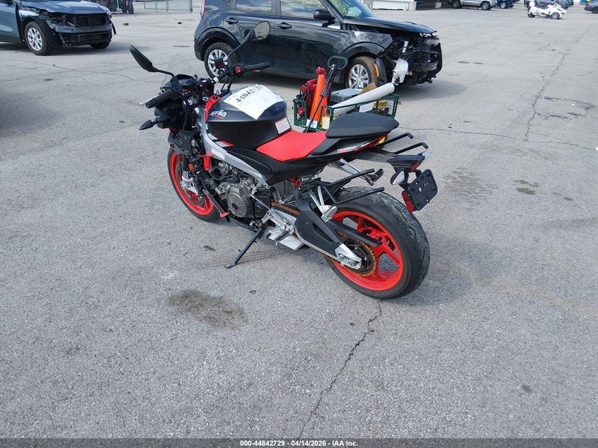 2021 APRILIA TUONO auction photo 3