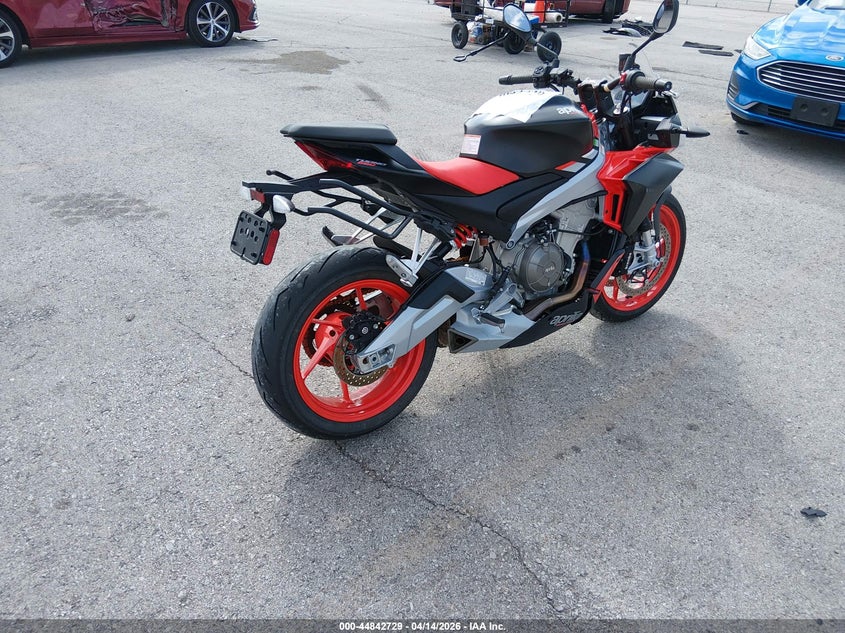 2021 APRILIA TUONO auction photo 4
