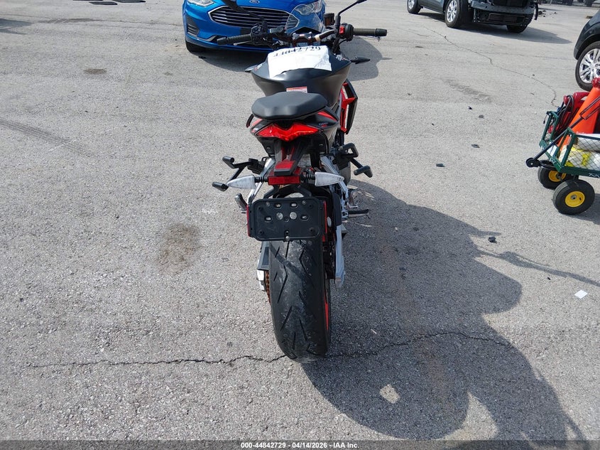 2021 APRILIA TUONO auction photo 6
