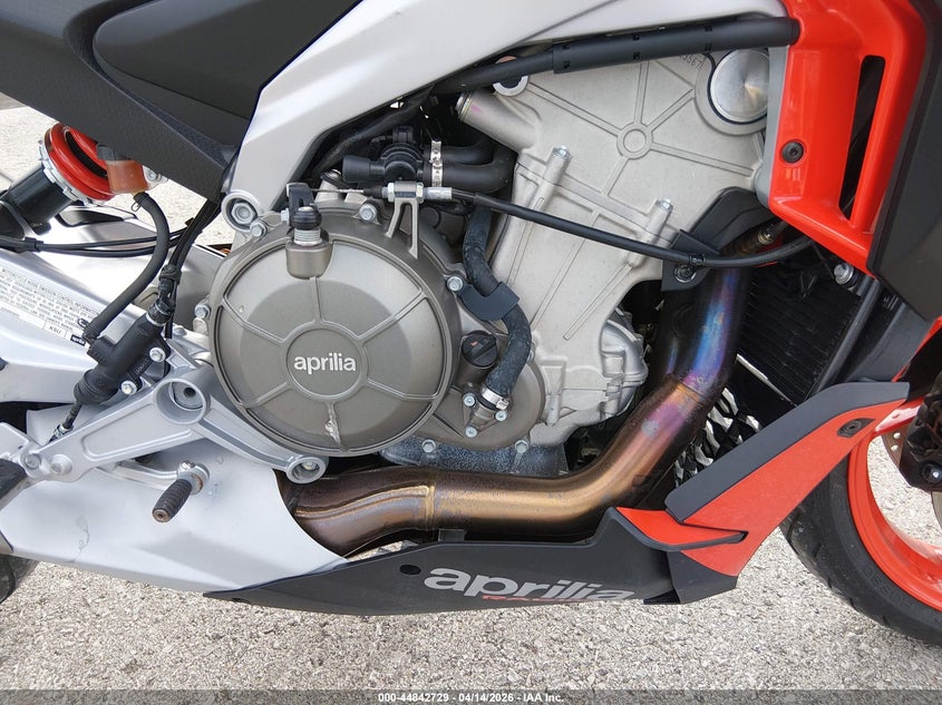 2021 APRILIA TUONO auction photo 8