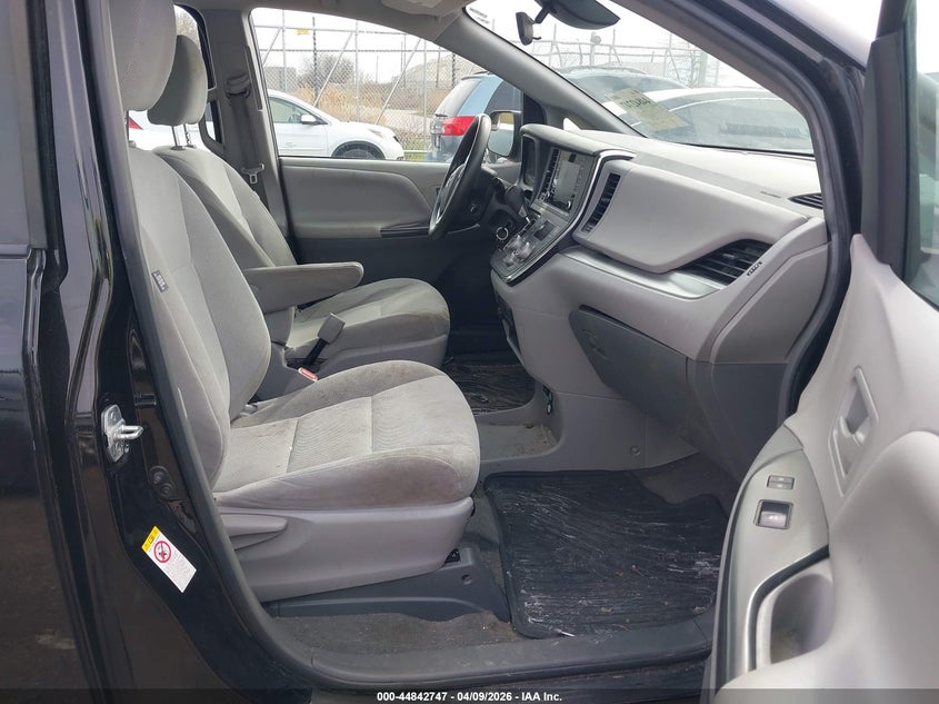 2018 Toyota Sienna L 7 Passenger
