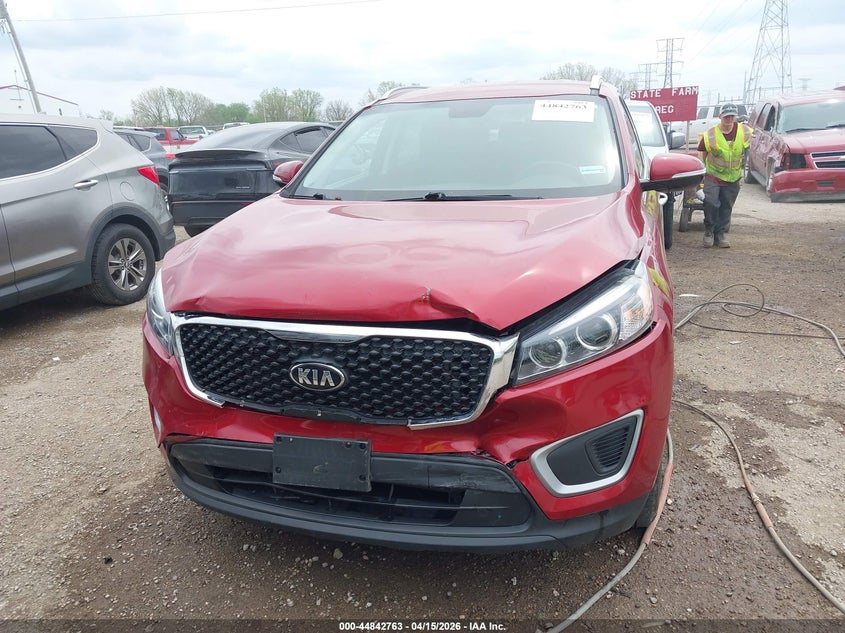 2018 Kia Sorento 2.4L Lx VIN: 5XYPGDA37JG388690 Lot: 44842763