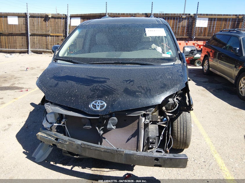 2013 Toyota Sienna Xle V6 8 Passenger VIN: 5TDYK3DC1DS349724 Lot: 44842775