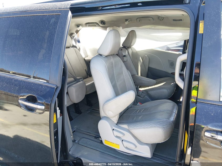 2013 Toyota Sienna Xle V6 8 Passenger VIN: 5TDYK3DC1DS349724 Lot: 44842775