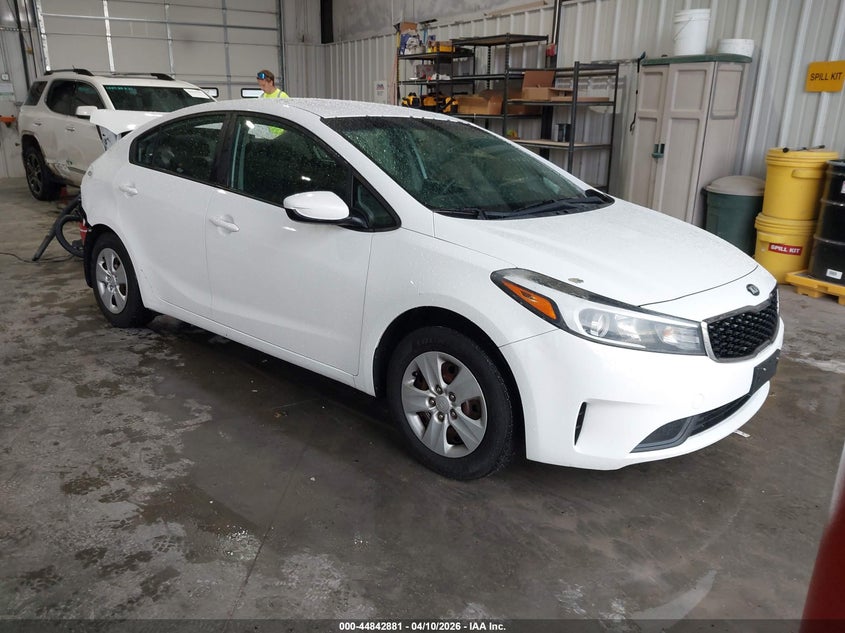 2017 Kia Forte Lx white Lot 111044842881 Vin 3KPFK4A79HE066816