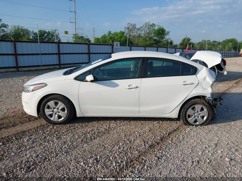 2017 Kia Forte Lx white Lot 111044842881 Vin 3KPFK4A79HE066816