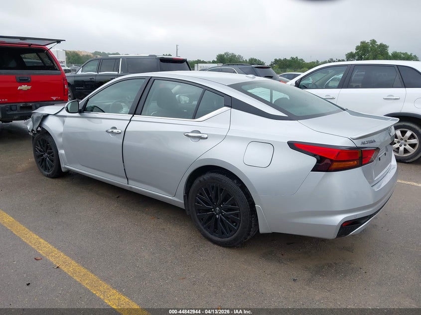 2025 Nissan Altima Sv Fwd