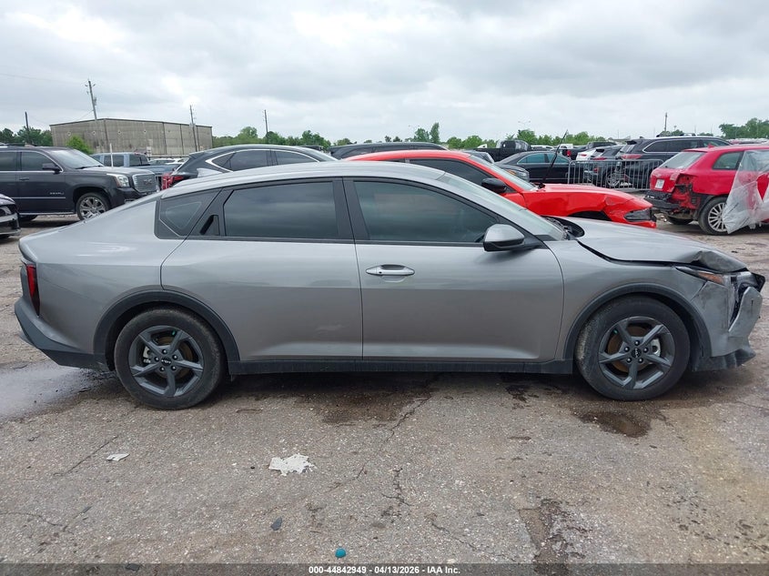 3KPFT4DE5SE192539 2025 Kia K4 2.0 Lxs grey