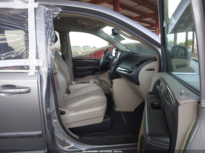 2013 Chrysler Town & Country Touring