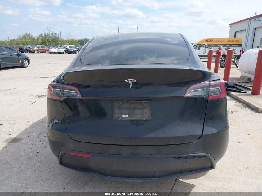 2024 Tesla Model y Long Range Single Motor Rear-Wheel Drive/Rwd black Lot 111044842973 Vin 7SAYGDEDXRF087957