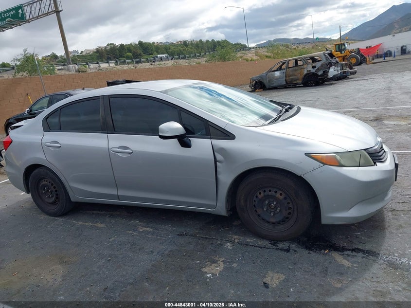 19XFB2F55CE329954 2012 Honda Civic 1.8 Lx silver
