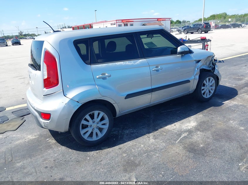 2013 Kia Soul 2.0 + silver Lot 111044843082 Vin KNDJT2A69D7528630