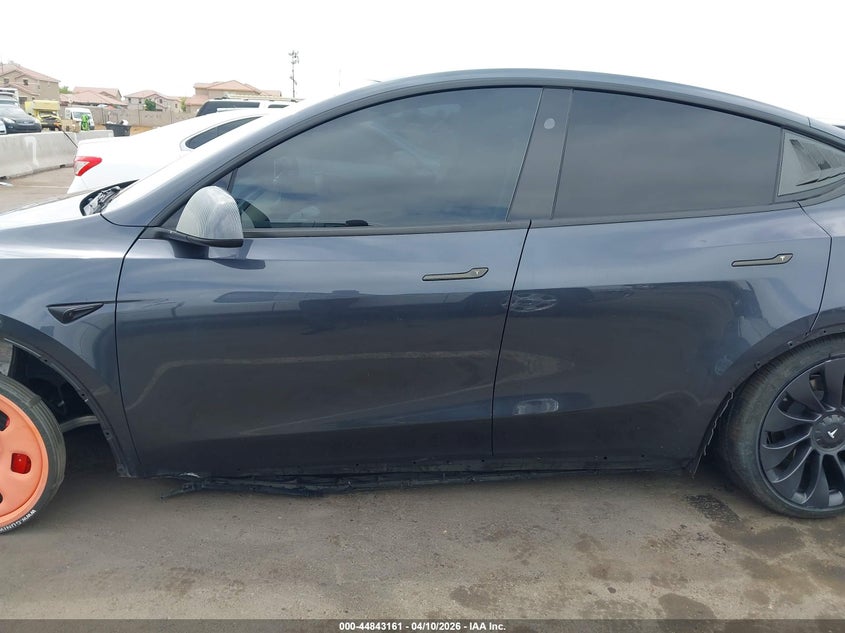 2024 Tesla Model y Performance Dual Motor All-Wheel Drive grey Lot 111044843161 Vin 7SAYGDEF8RA286584
