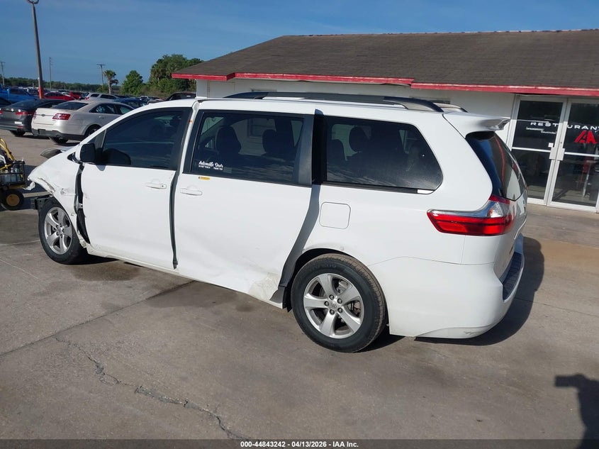 2015 Toyota Sienna Le 8 Passenger