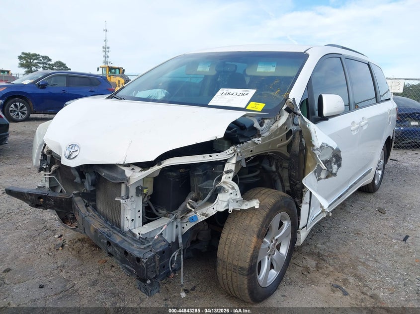 TOYOTA SIENNA 2015 VIN 5TDKK3DC8FS588275
