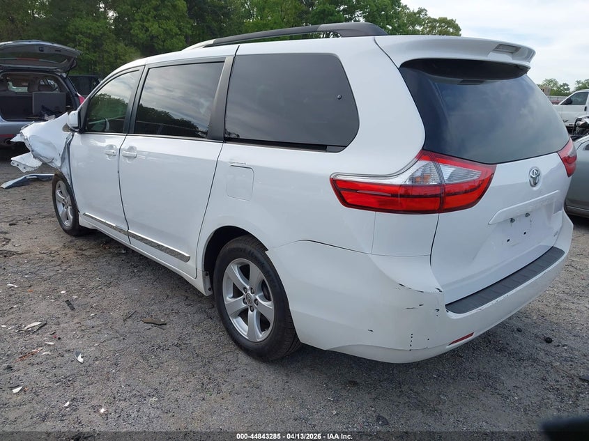 2015 TOYOTA SIENNA auction photo 3