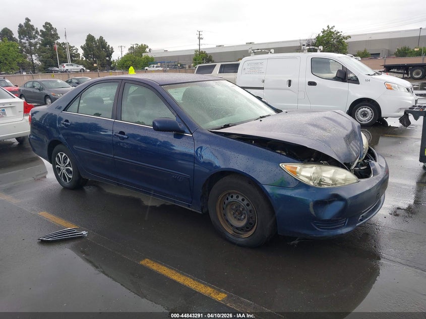 2005 Toyota Camry Le