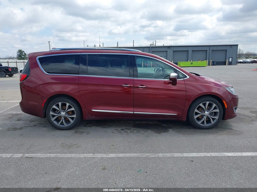 2C4RC1GGXHR628821 2017 Chrysler Pacifica 3.6 Limited red