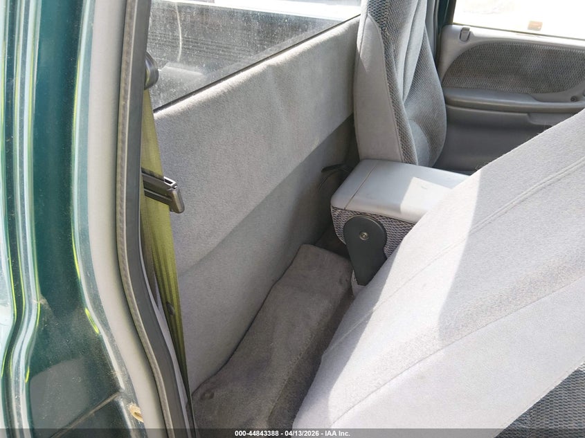 1998 Dodge Dakota Slt/Sport VIN: 1B7FL26XXWS668130 Lot: 44843388