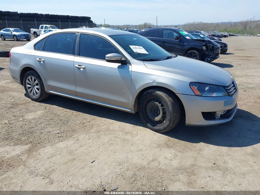 2014 Volkswagen Passat 1.8T S