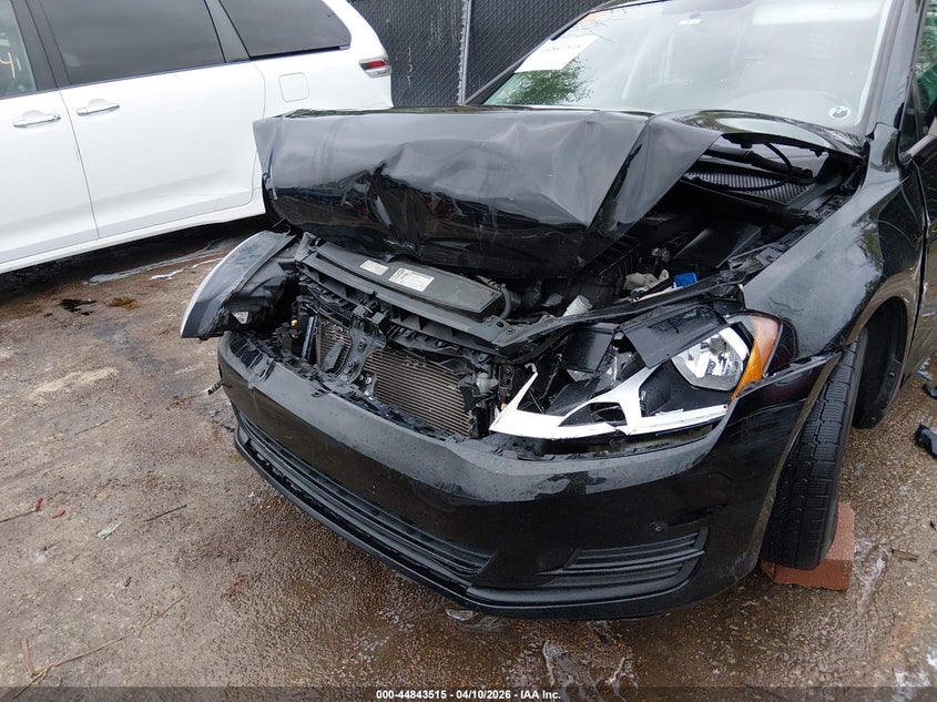 2015 Volkswagen Golf Sportwagen Tsi S 4-Door VIN: 3VWC17AU4FM519818 Lot: 44843515